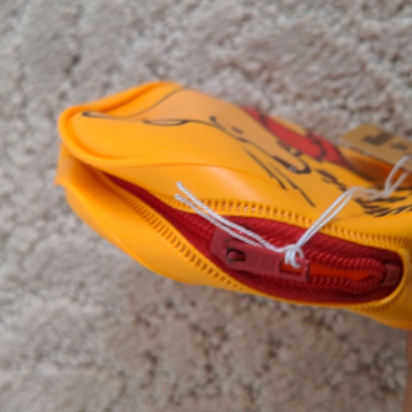 NWT 😍Tokyo Disneyland Winnie the Pooh coin bag - Picture 3 of 4